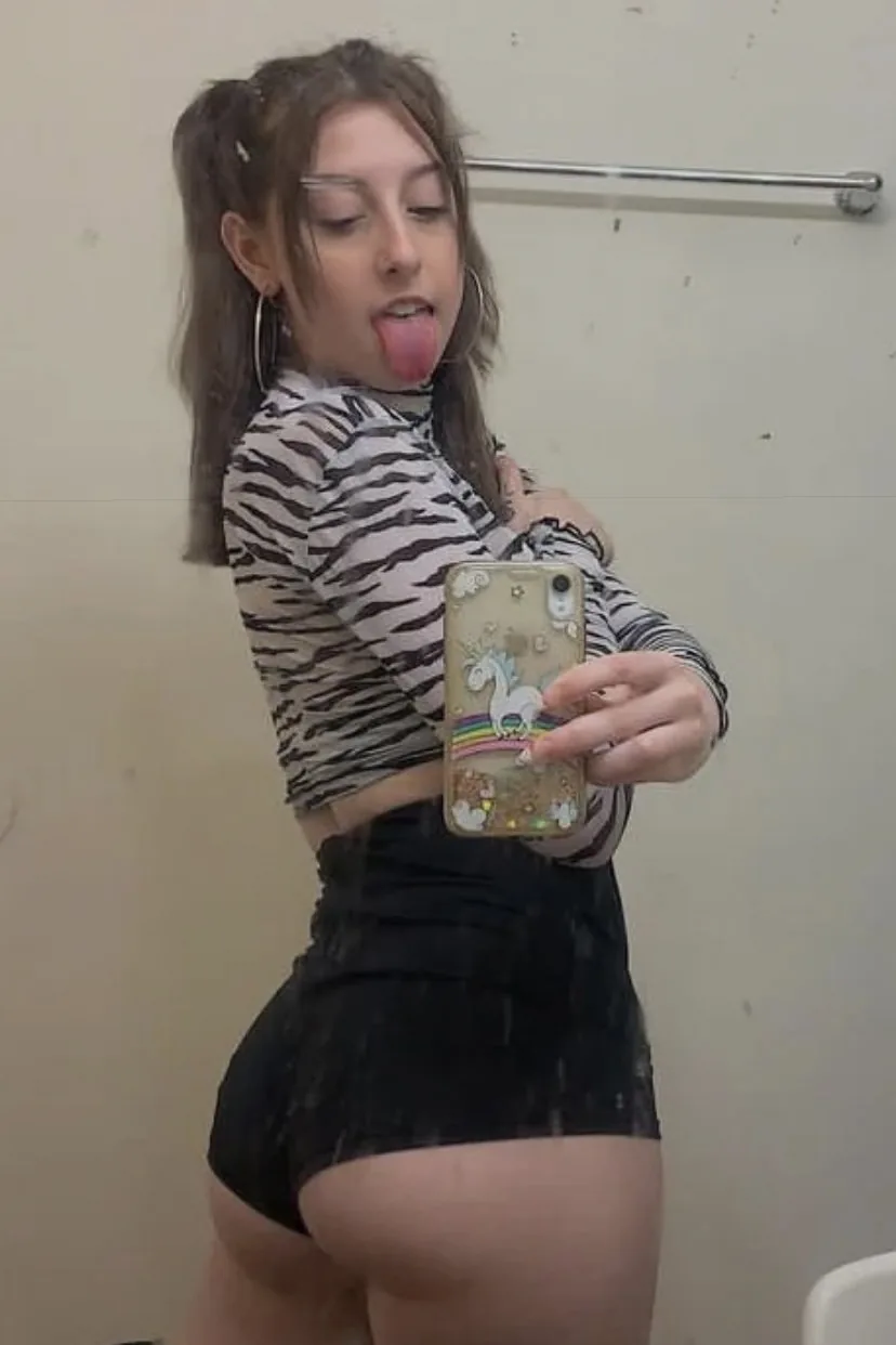 Caitlinambrose220 telegram gallery photo